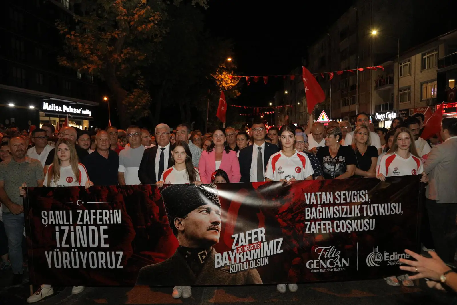 BİNLERCE EDİRNELİ 30 AĞUSTOS COŞKUSUNDA BULUŞTU galeri görseli